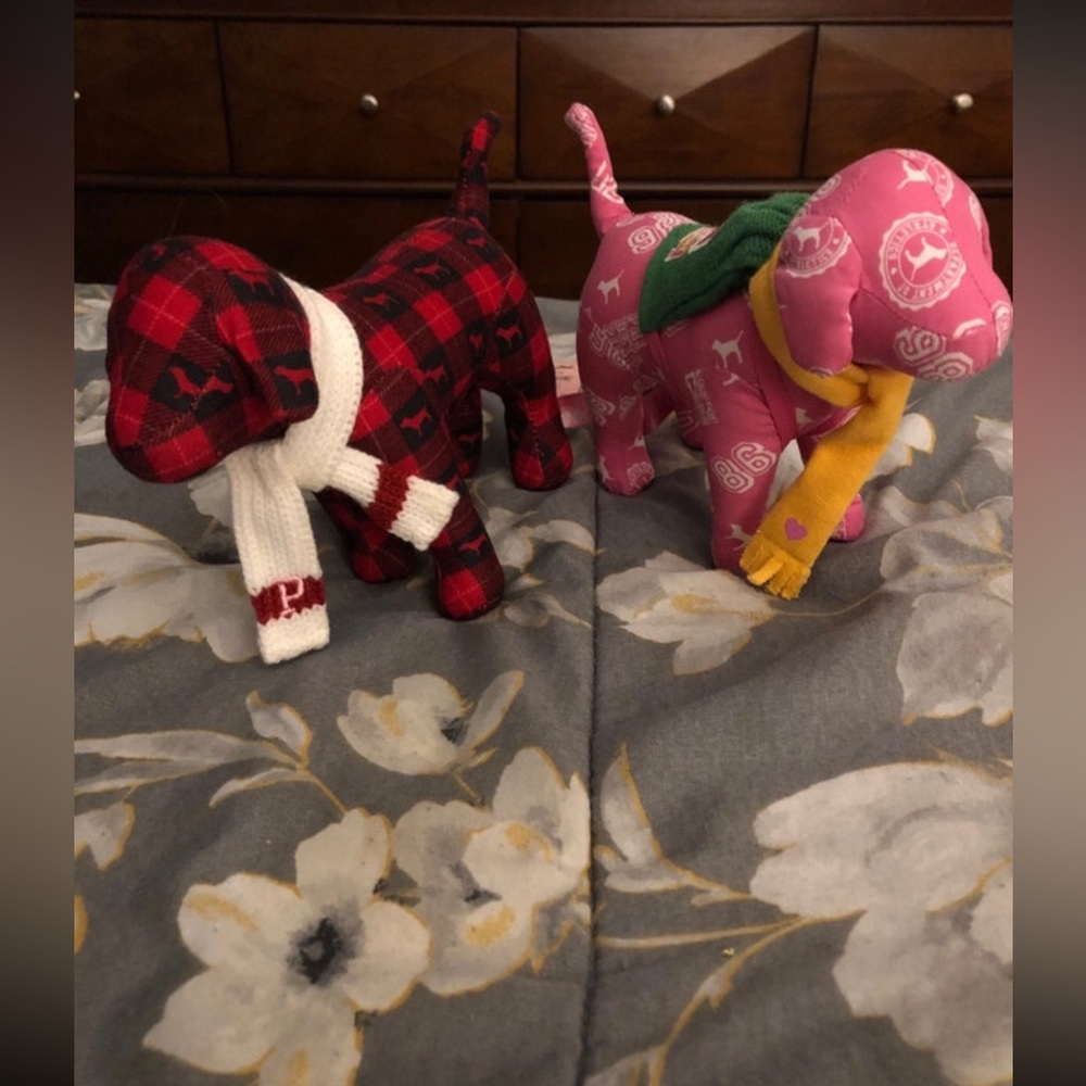 Pink Victoriaโs Secret Stuffed Mini Dogs